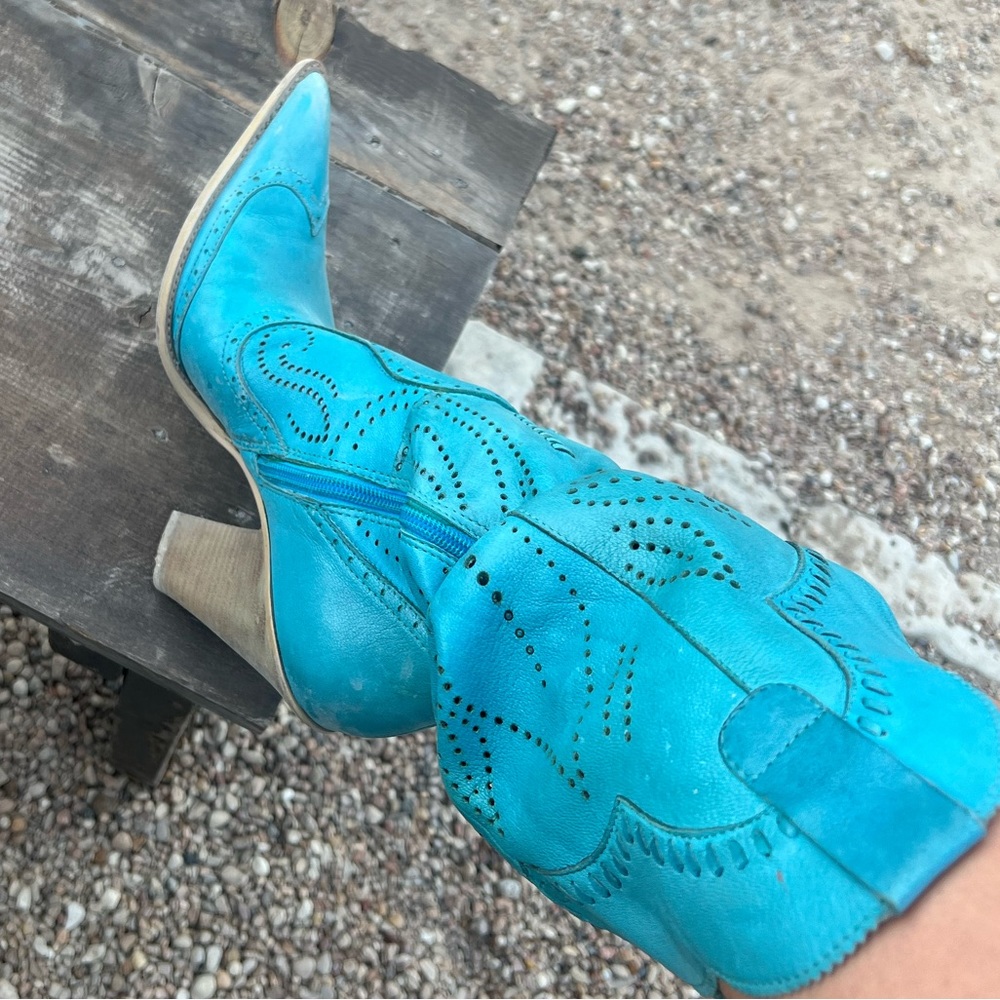 Vintage cowgirl boots